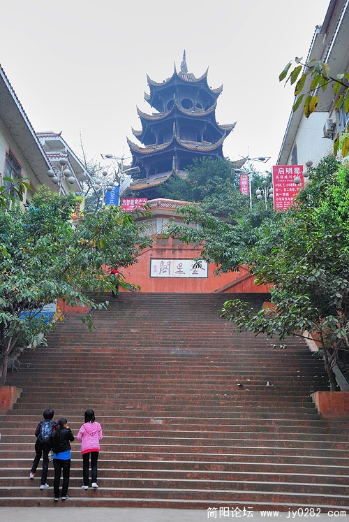 建于清乾隆元年（1736年）的仁寿奎星阁.jpg