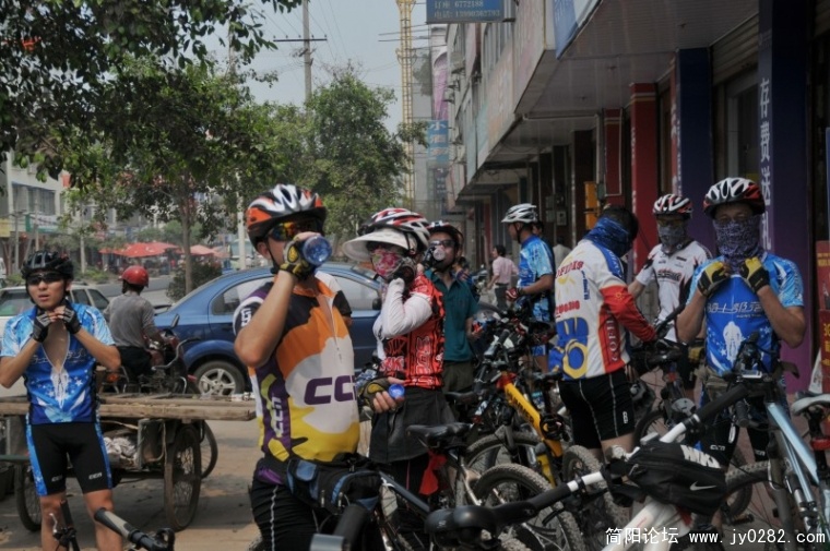 conew_jyk_2704_conew1.jpg