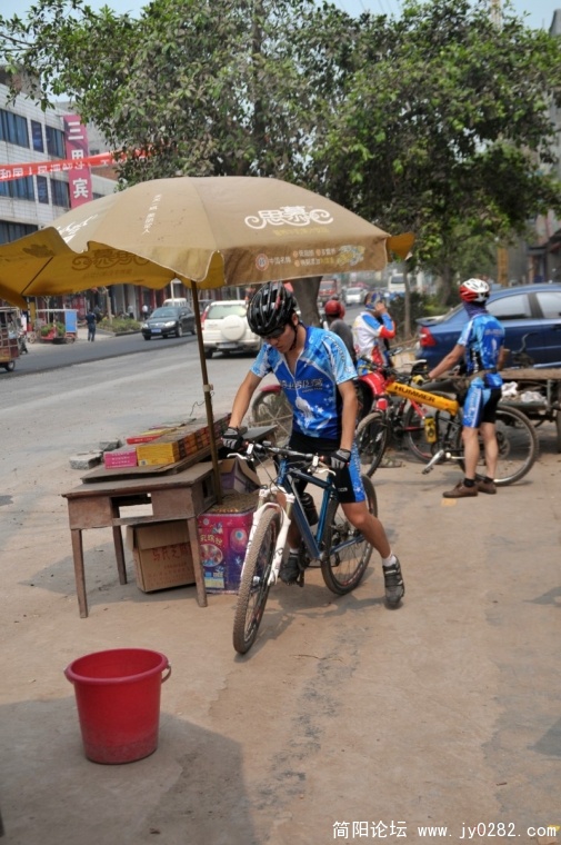 conew_jyk_2708_conew1.jpg