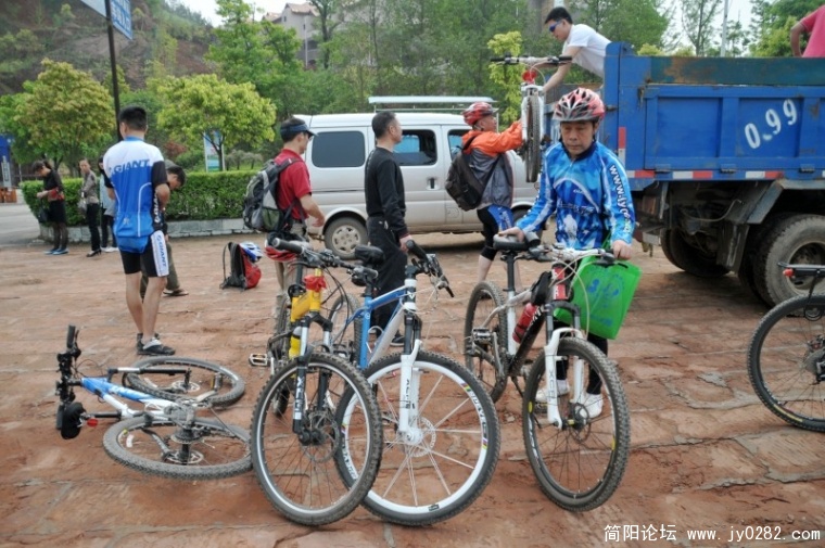 conew_jyk_3061_conew1.jpg