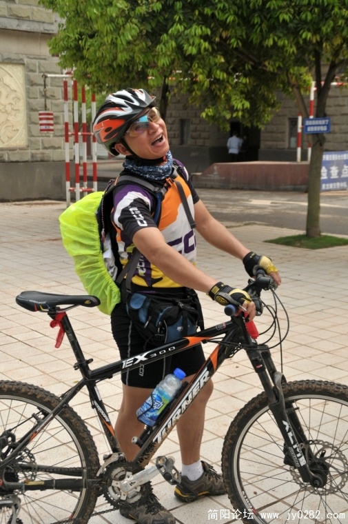 conew_jyk_3085_conew1.jpg