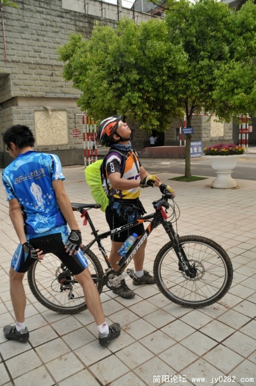 conew_jyk_3084_conew1.jpg