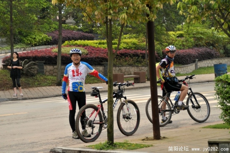 conew_jyk_3093_conew1.jpg