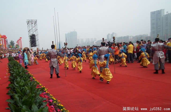 QRJ 351.jpg