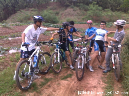 201106111087.jpg