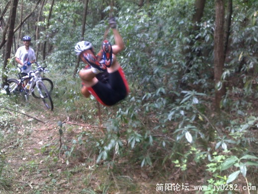 201106111097.jpg