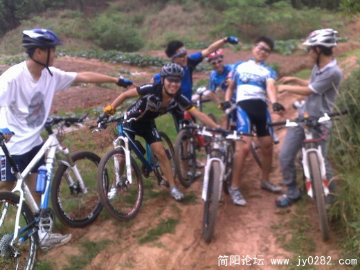 201106111088.jpg