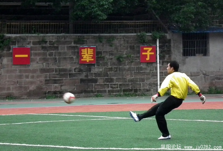 QRJ 114.jpg