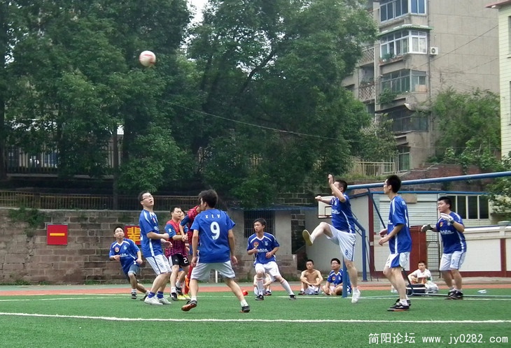 QRJ 165.jpg