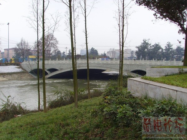 改造后的成都沙河畔--16.JPG