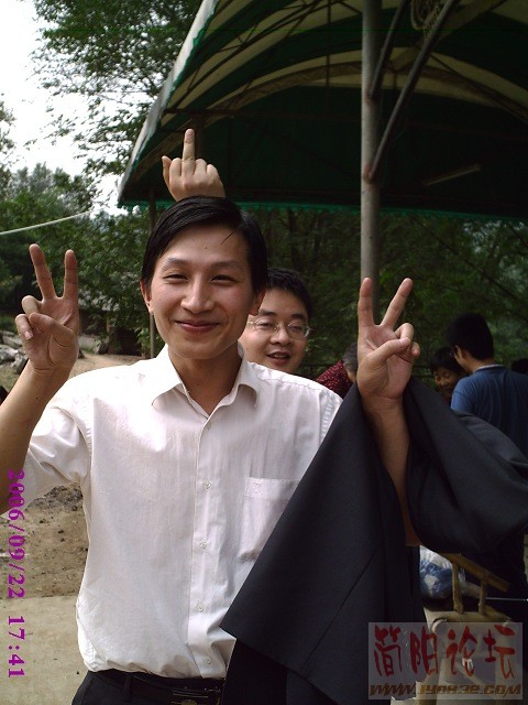 后面的黄雀.JPG