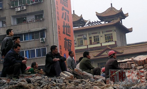 看热闹.jpg