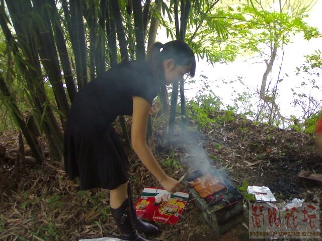 可怜的MM.jpg