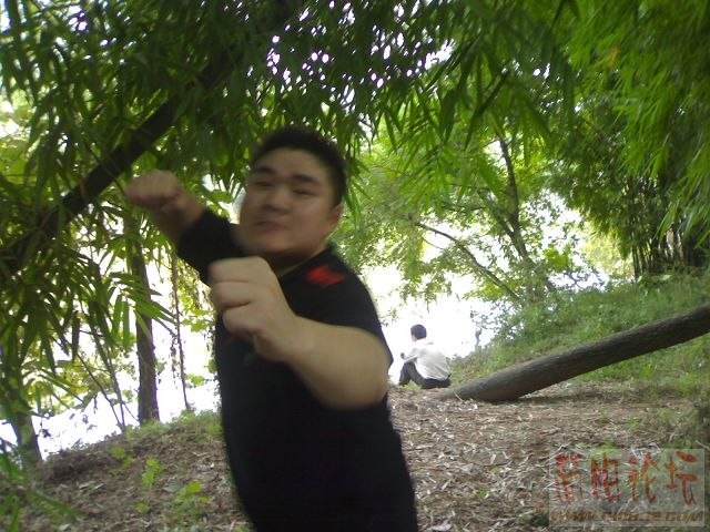猛男发威了.jpg