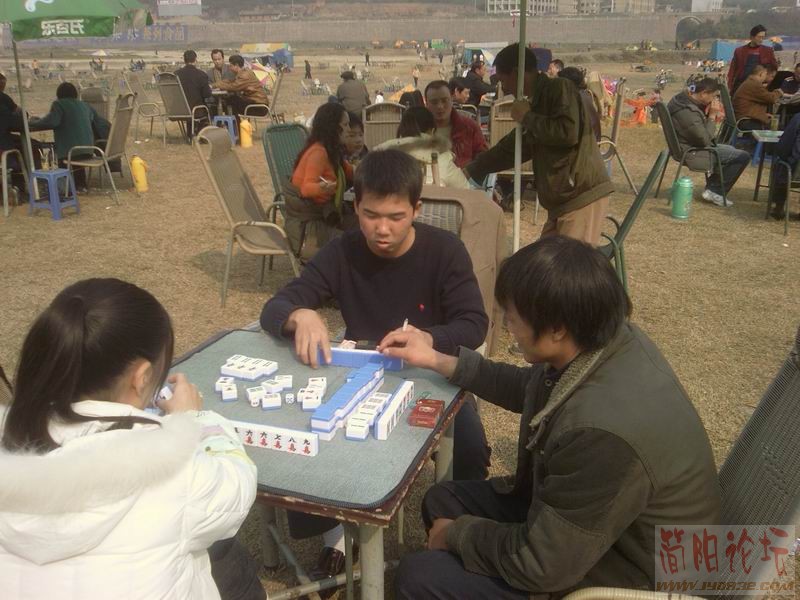 麻将三人行.jpg