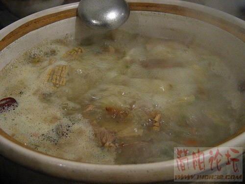 xinsrc_010602071651109786443.jpg