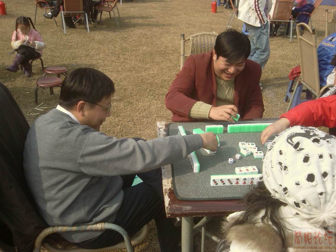 天马和伟哥笑安逸了.jpg